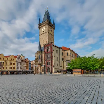 Tours d’Europe en autocar — photo : Milos Stekly / Pexels